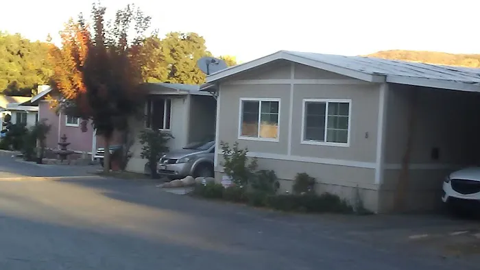 Polynesian Mobile Home Park Picture 5