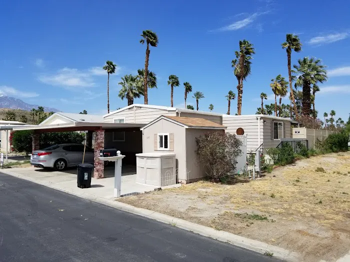 Rancho Mirage Mobile Home Park Picture 8