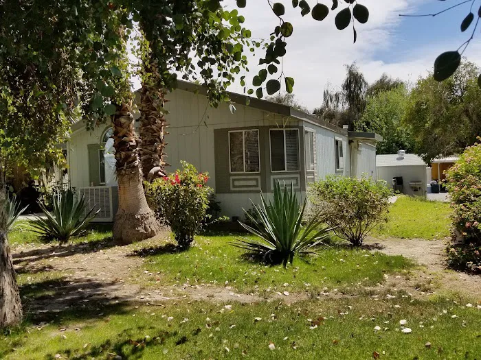 Rancho Mirage Mobile Home Park Picture 10