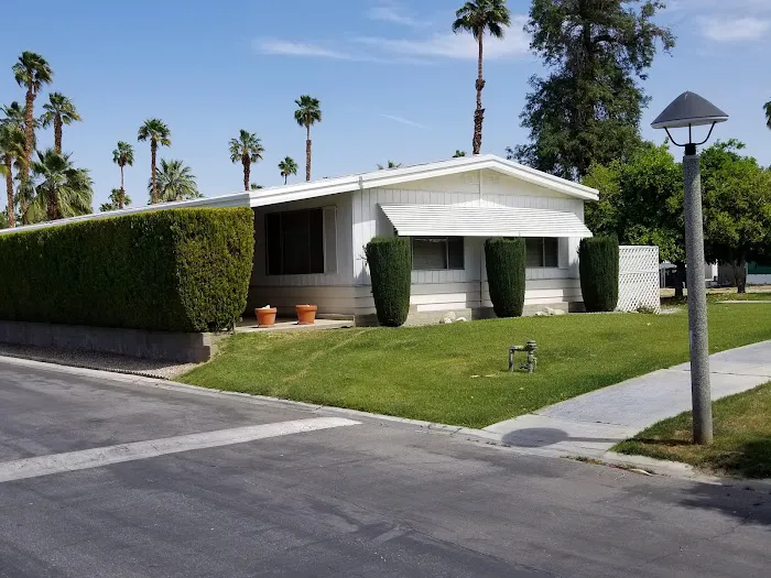 Rancho Mirage Mobile Home Park Picture 4