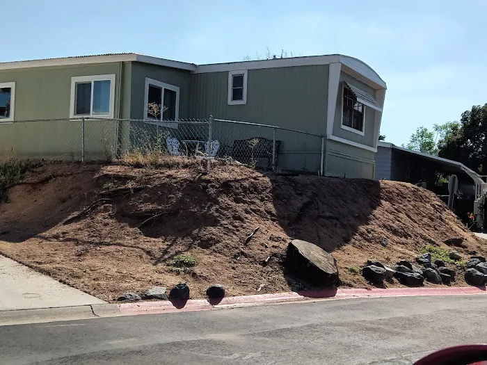 Lamplighter/Los Coches Manufactured Home Community Picture 3