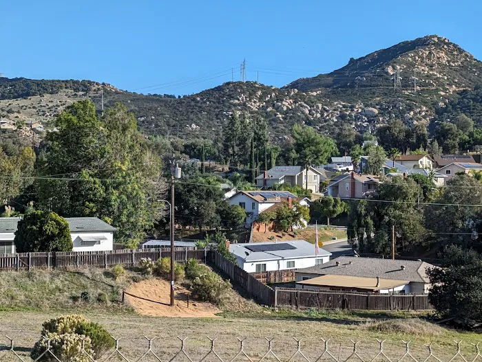 Monterey Mobile Lodge Picture 6