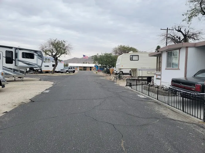 Healing Sands Mobile Home & RV Park Picture 3