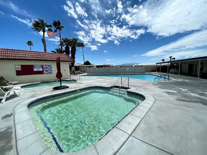 Sparkling Waters Mobile Home & RV Park Picture 10