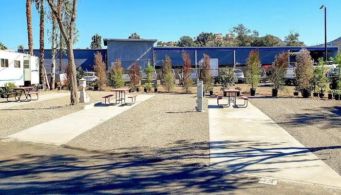 Vacationer RV Resort Picture 4
