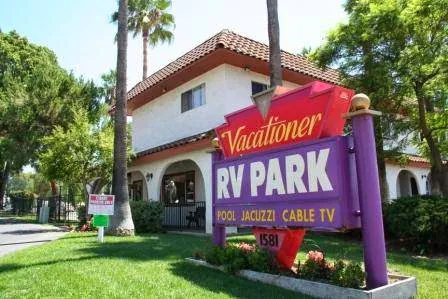 Vacationer RV Resort Picture 2