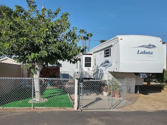 El Capitan Mobile Home Park Picture 9
