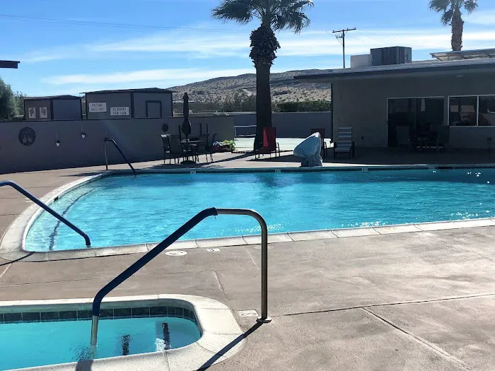 Desert View Mobile Home Club Picture 6
