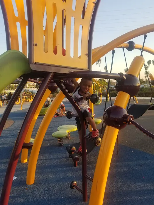 Thunderbird Mobile Home Park Picture 4