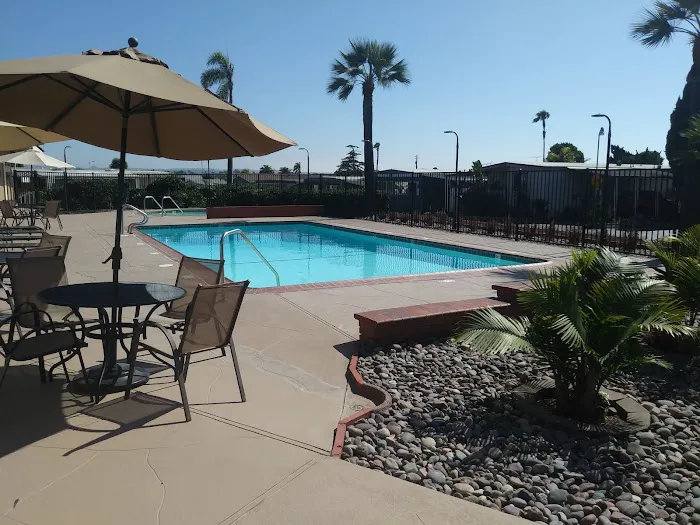 Palms Mobile Estates Picture 3