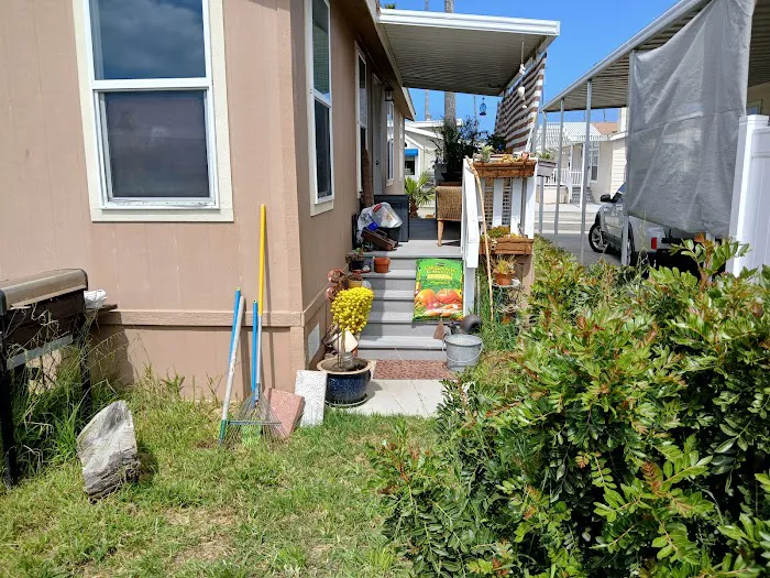 Hollywood Beach Seaside Mobile Home Park Picture 8
