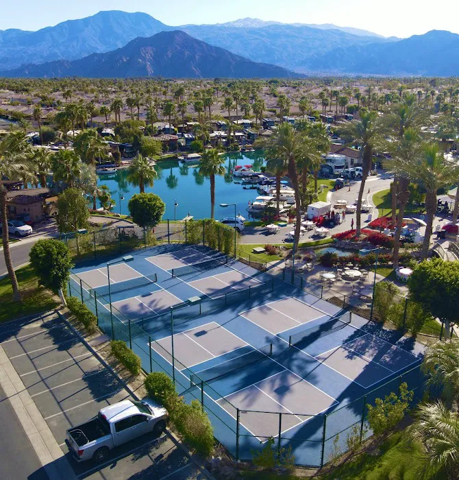 Motorcoach Country Club Picture 7