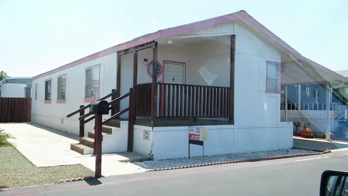 Iris Mobile Manor Picture 4