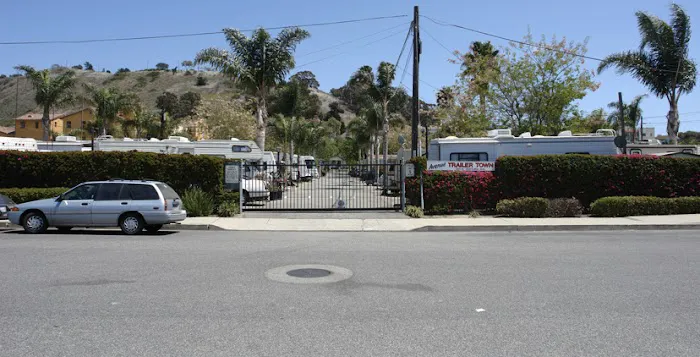 Avenue Trailer Town Picture 5