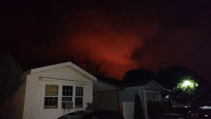 Las Encinas Mobilehome Park Picture 6