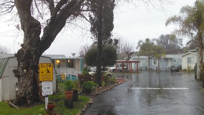 Country Village Mobile Home Park Picture 5