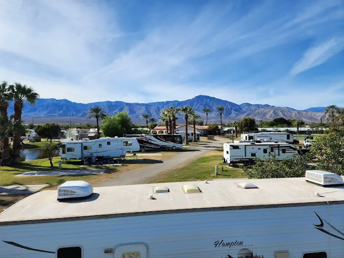 Oasis Palms RV Resort Picture 2