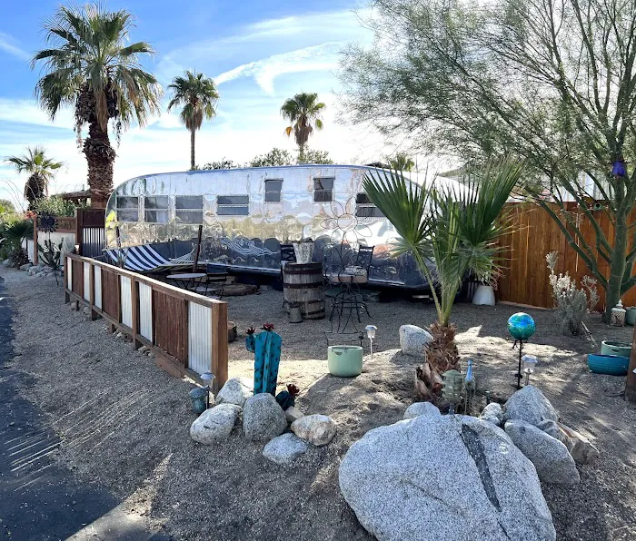 Desert Sands Vintage Trailer Village Picture 3