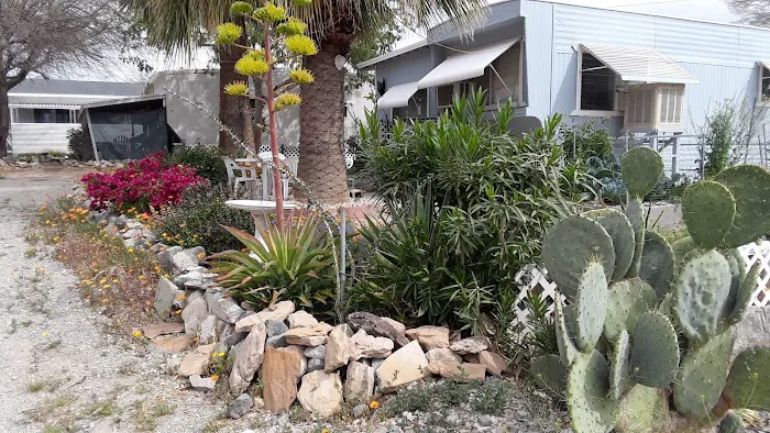 Lark Spa Mobile Home & RV Park Picture 7