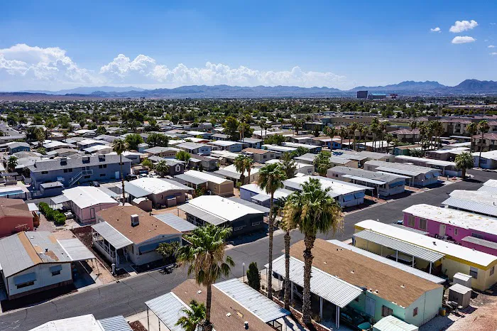 Aqua Vista Family Friendly Community Picture 10