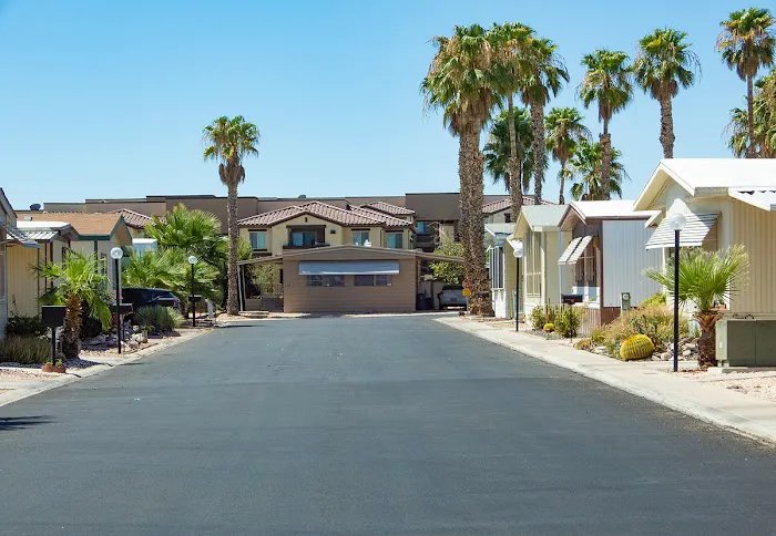 Aqua Vista Family Friendly Community Picture 7