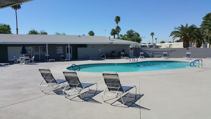 Palm Grove mobile park Picture 2