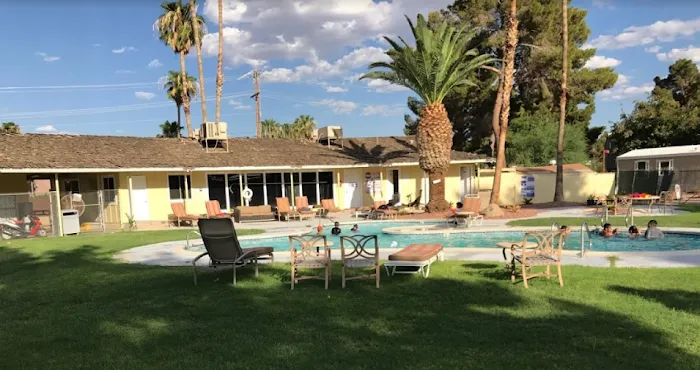 Arrow Palms Mobile Home Park Picture 5