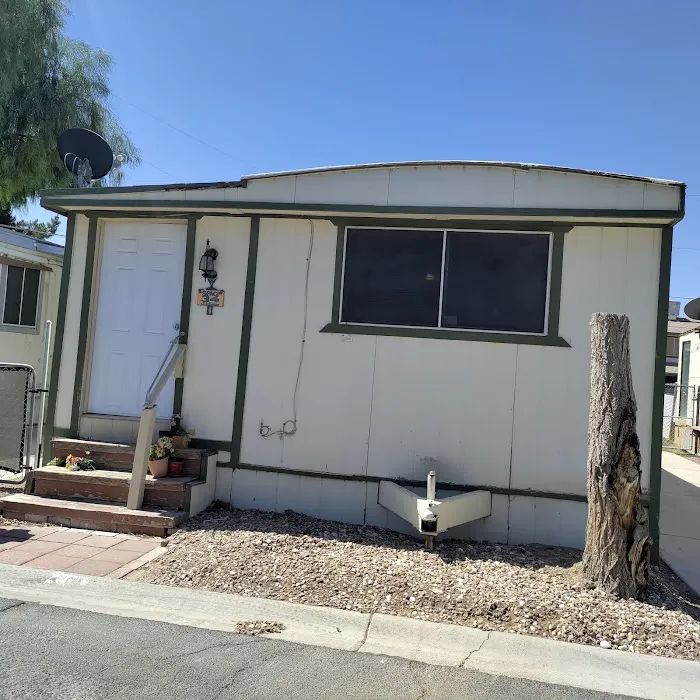 AAA Mobile Home Park Picture 8