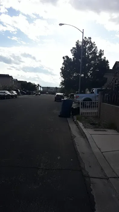 Las Palmas Mobile Home Park Picture 3