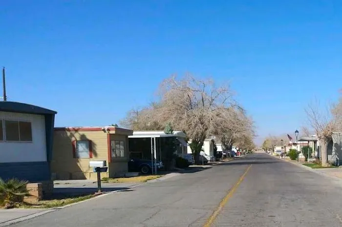 Bobette Mobile Home Park Picture 3