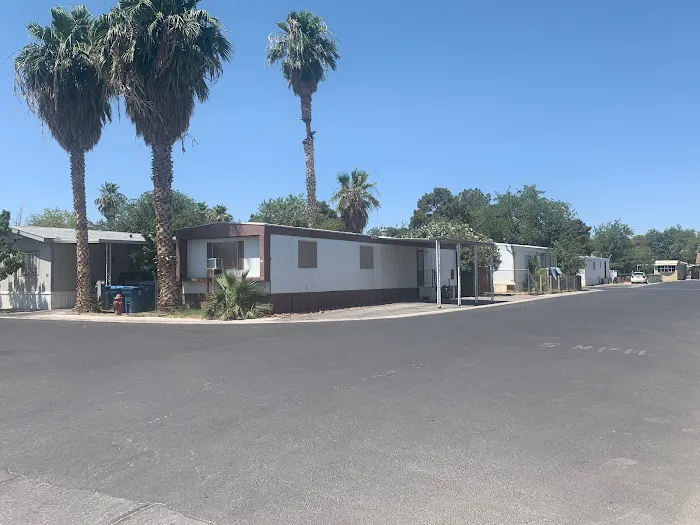 Walnut Family Mobile Home Park Picture 9