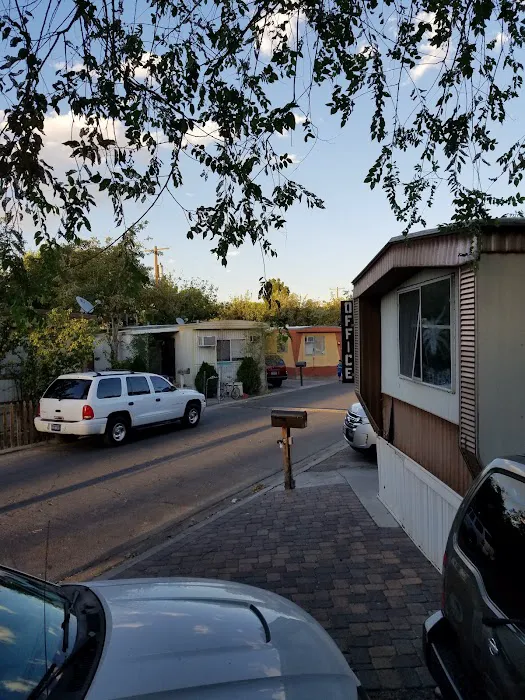 Acacia Mobile Home Park Picture 10