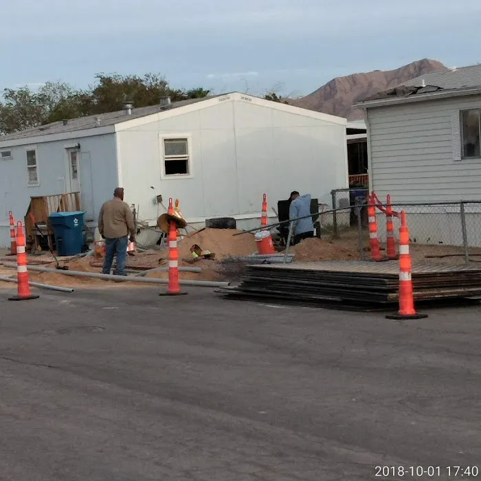 Desert Winds Mobile Home Park Picture 8