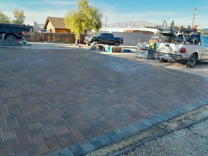 Desert Winds Mobile Home Park Picture 7