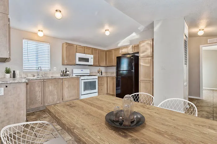 Sunset Mobile Home Park Picture 4