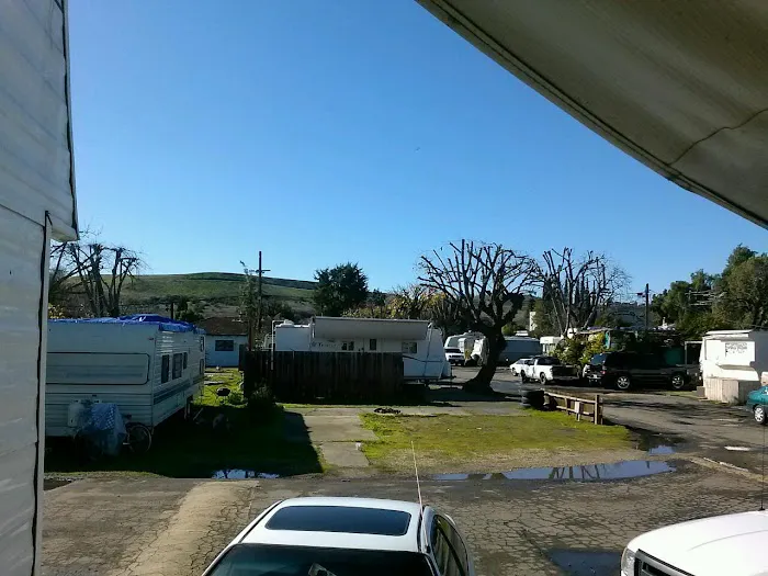Trailer Terrace Picture 3