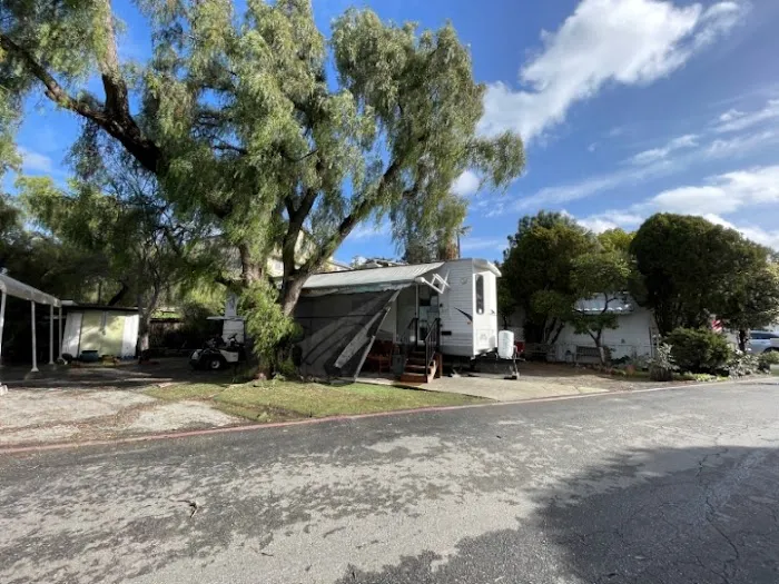 Sleepy Hollow Trailer Park Picture 2