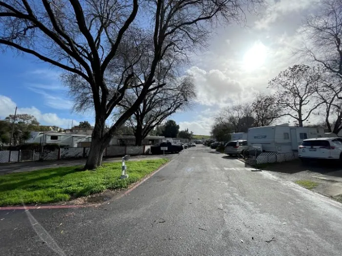 Sleepy Hollow Trailer Park Picture 7