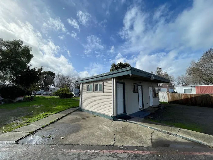 Sleepy Hollow Trailer Park Picture 1