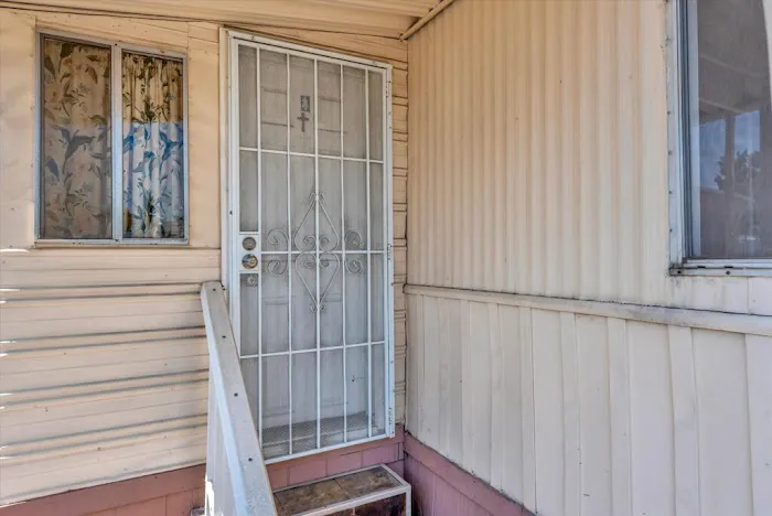 Caribbee's Mobile Home Park Picture 5