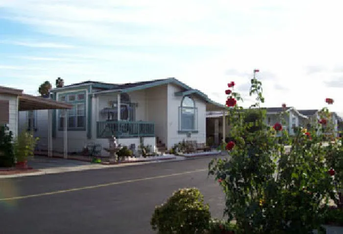 Spanish Cove Mobile Home Park Picture 1