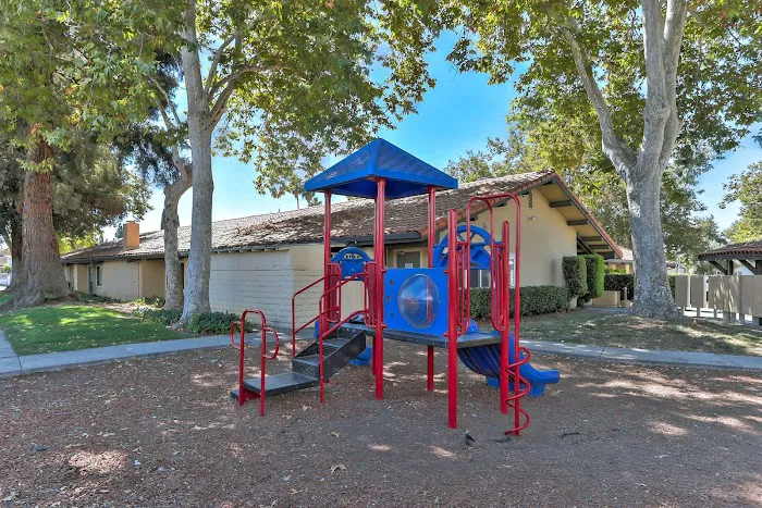 Monterey Oaks Picture 5