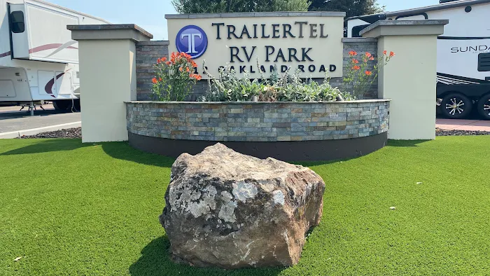 Trailer Tel Rv Park Picture 3