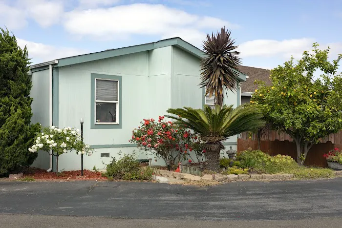 South Bay Mobile Home Park Picture 3