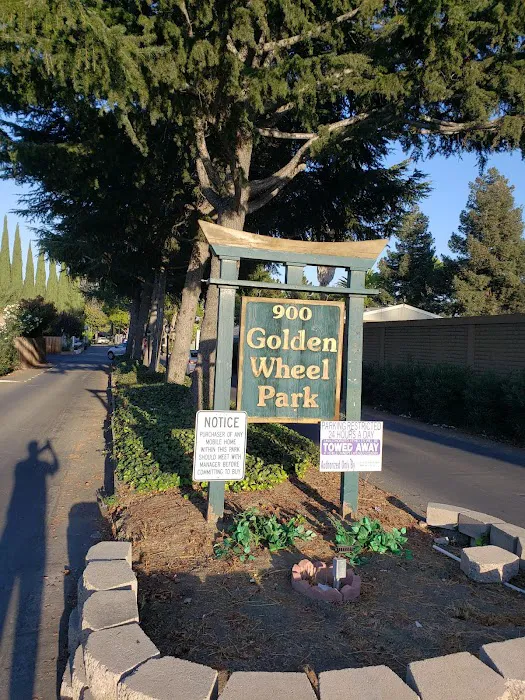 Golden Wheel Mobile Home Park Picture 8