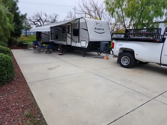 Coyote Valley RV Resort Picture 4