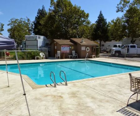 Parkway Lakes RV Park