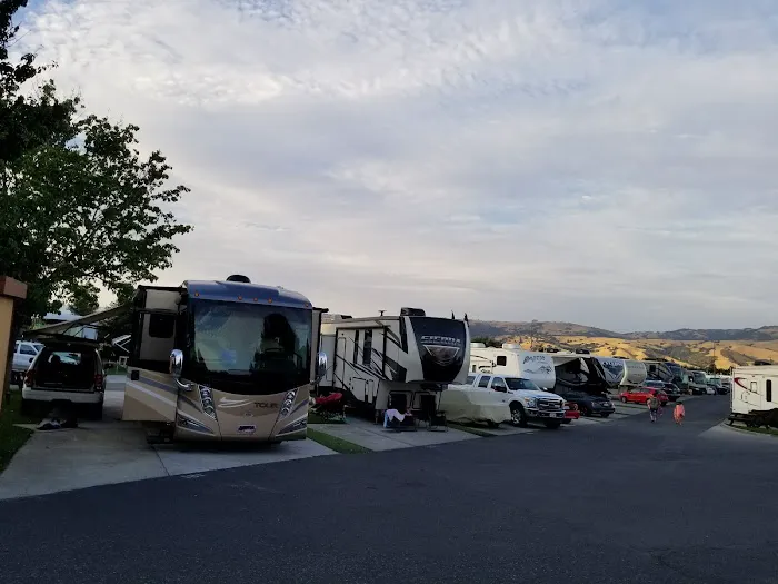 Maple Leaf RV Park Picture 6