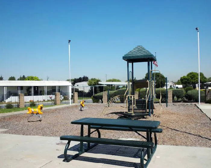 Friendly Village Mobilehome Community Picture 4