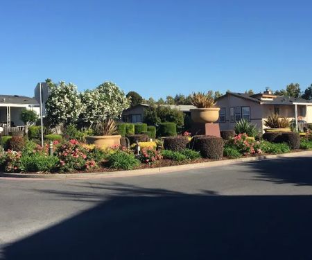 Casa de Amigos Mobile Park